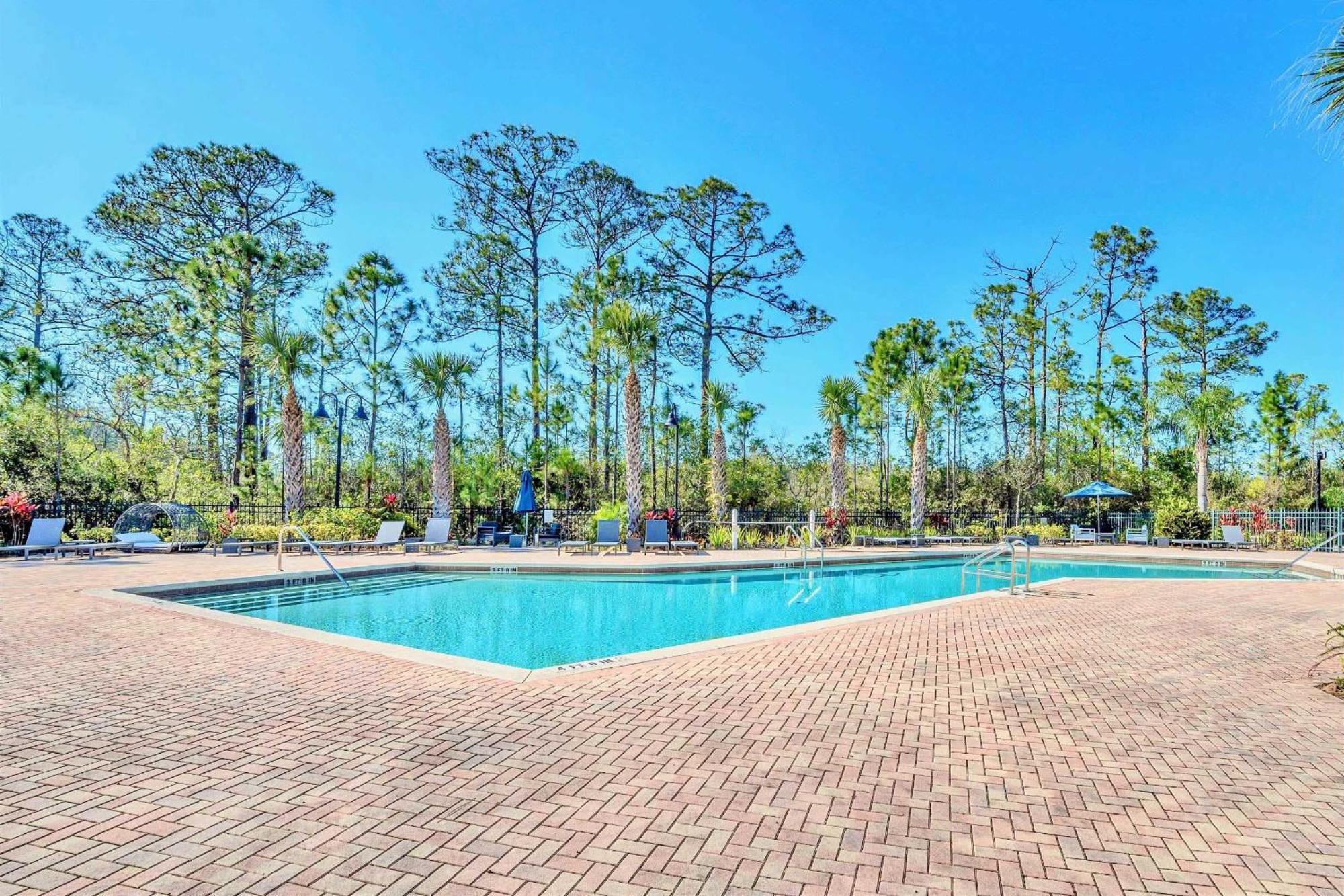 Upstay Modern 3br Getaway W Pool And Hot Tub Apartment