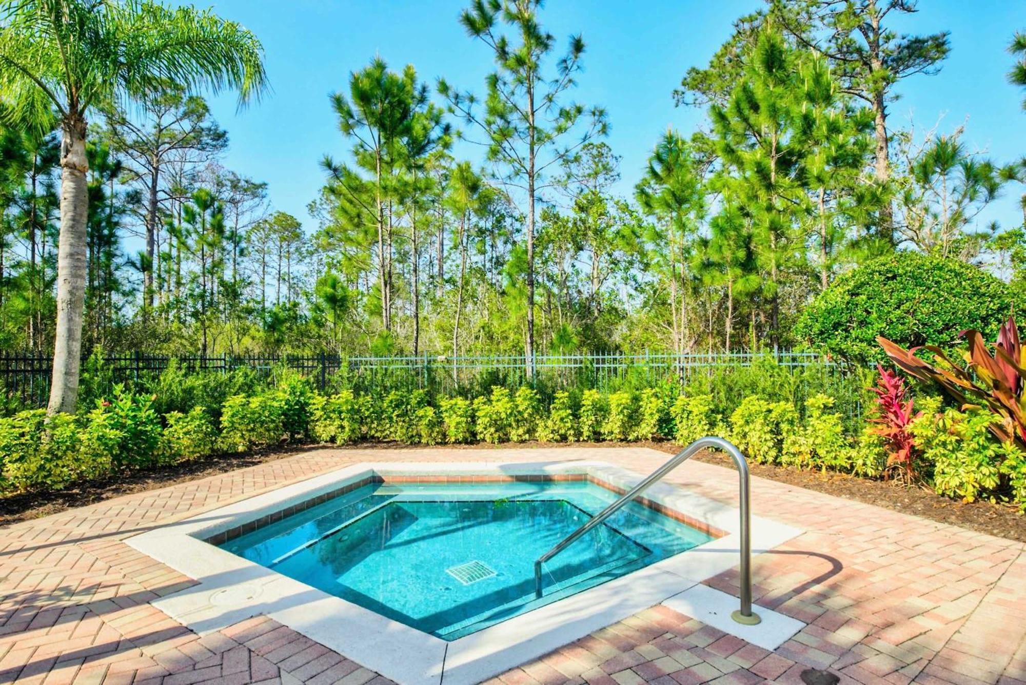 Apartment Upstay Modern 3br Getaway W Pool And Hot Tub